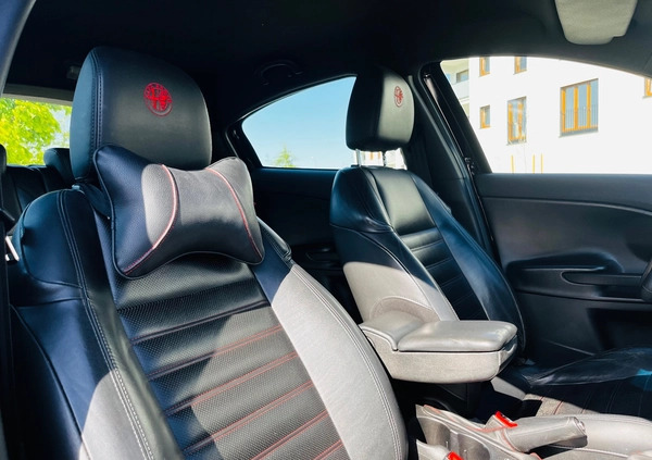 Alfa Romeo Giulietta cena 20900 przebieg: 285000, rok produkcji 2010 z Siemiatycze małe 667